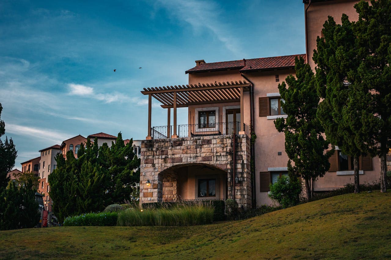 Lawn Maintenance & Mowing service